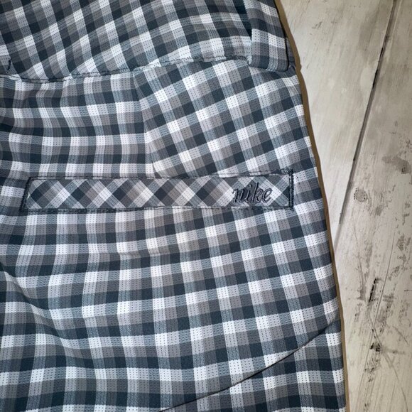 Nike Golf Shorts Womens Size 2 Gray Plaid Dri-Fit Tech Fabric Bermuda Length - Picture 5 of 6